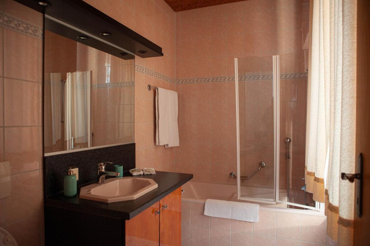 Hôtel de L'Ours Courroux Extérieur photo